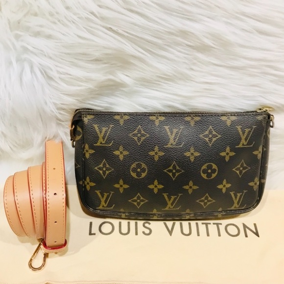 Louis Vuitton Handbags - Louis Vuitton Monogram Canvas Pochette
